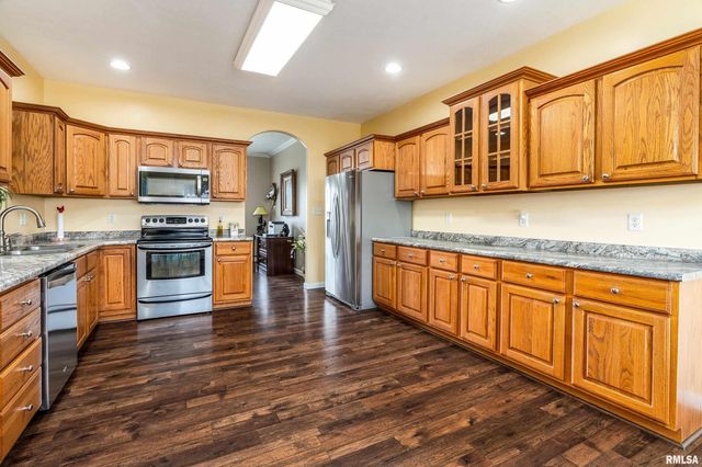 315 EVERGREEN Trail, Herrin, IL 62948