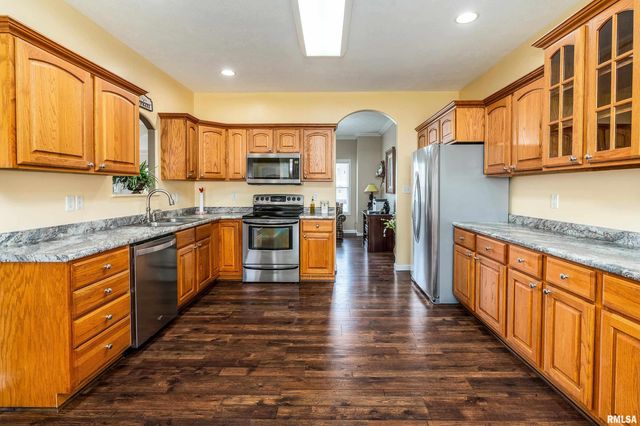 315 EVERGREEN Trail, Herrin, IL 62948