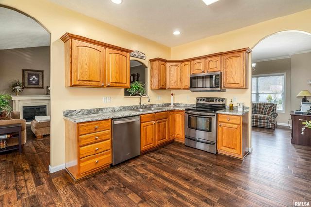 315 EVERGREEN Trail, Herrin, IL 62948