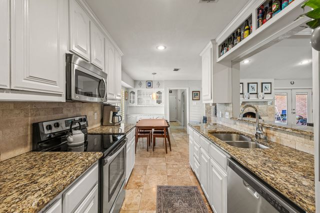 405 Valley Glen Drive, Richardson, TX 75080