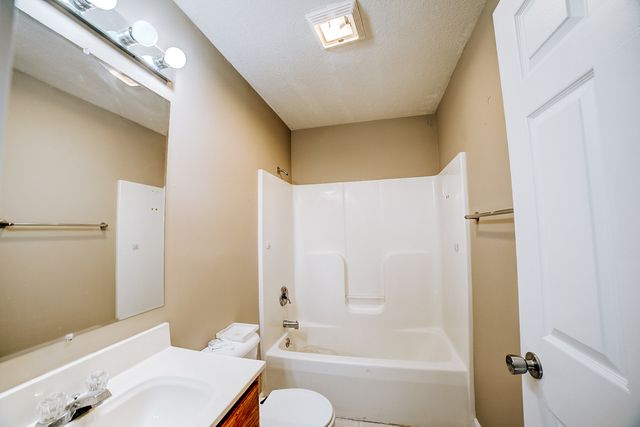 503 W Park Avenue, Watseka, IL 60970