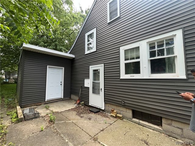 15 Allendale Road, Cheektowaga, NY 14215