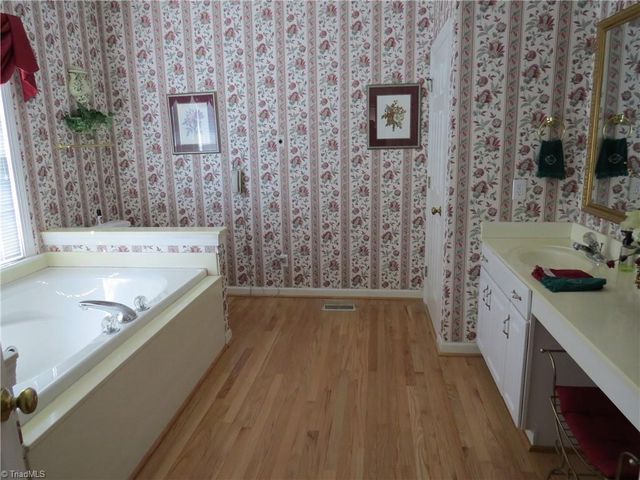 1464 Steve Street, Kernersville, NC 27284