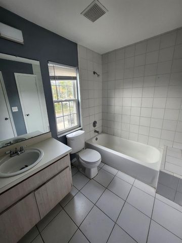 10121 SEA SPRAY PLACE, Tampa, FL 33624