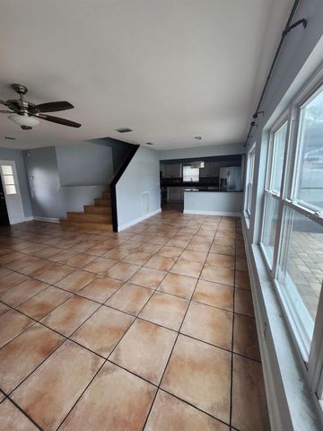 10121 SEA SPRAY PLACE, Tampa, FL 33624