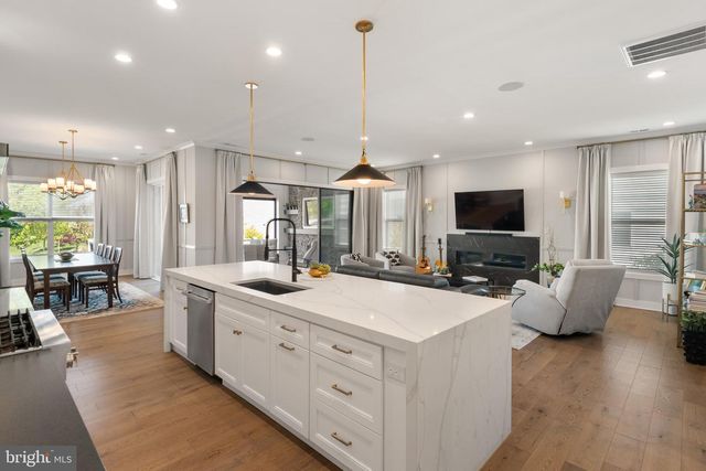 5 FETTERS BLVD, Downingtown, PA 19335