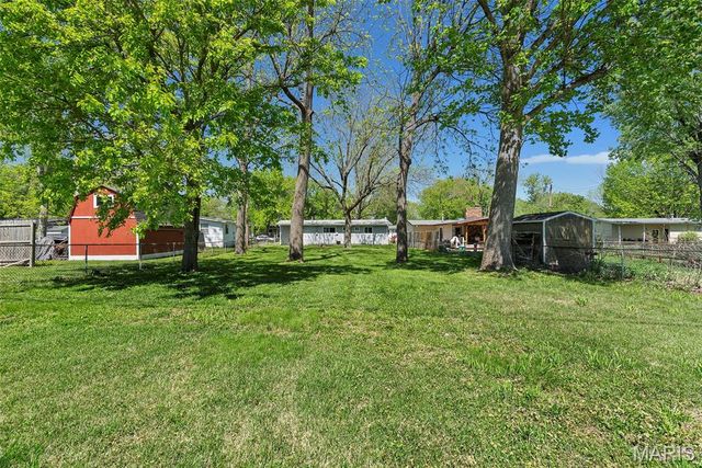 390 Versailles Drive, Florissant, MO 63031