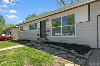 390 Versailles Drive, Florissant, MO 63031