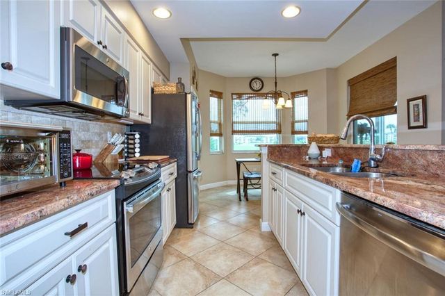 8076 Queen Palm LN 416, Fort Myers, FL 33966