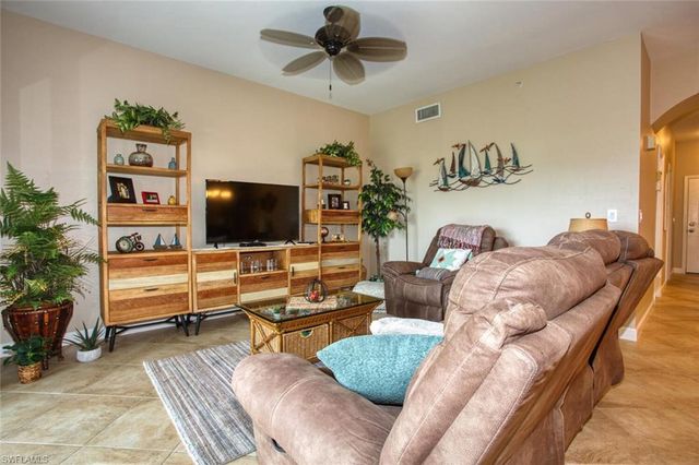 8076 Queen Palm LN 416, Fort Myers, FL 33966