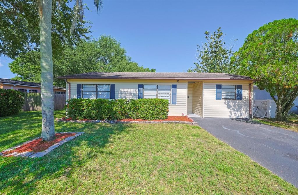 1507 76TH AVENUE N, St Petersburg, FL 33702