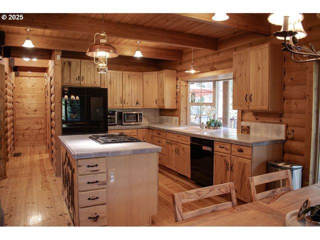 30641 S PARTRIDGE Rd, Colton, OR 97017