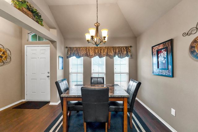 135 Brookside Drive, Huntsville, TX 77320