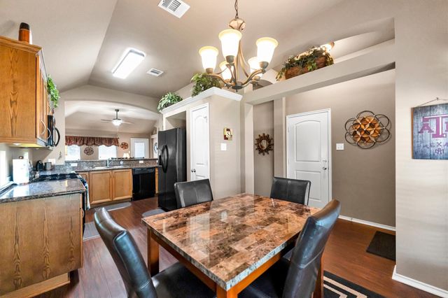 135 Brookside Drive, Huntsville, TX 77320