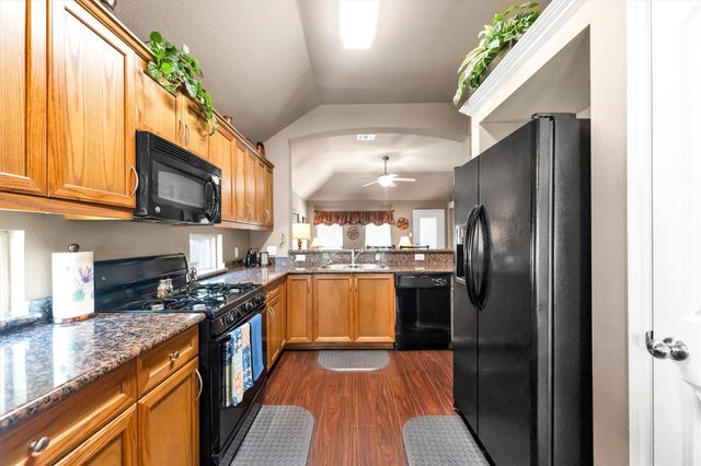 135 Brookside Drive, Huntsville, TX 77320
