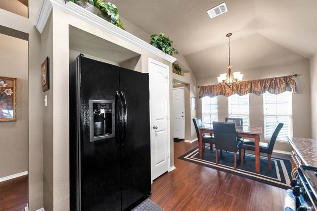 135 Brookside Drive, Huntsville, TX 77320