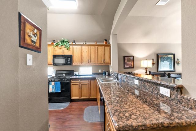 135 Brookside Drive, Huntsville, TX 77320
