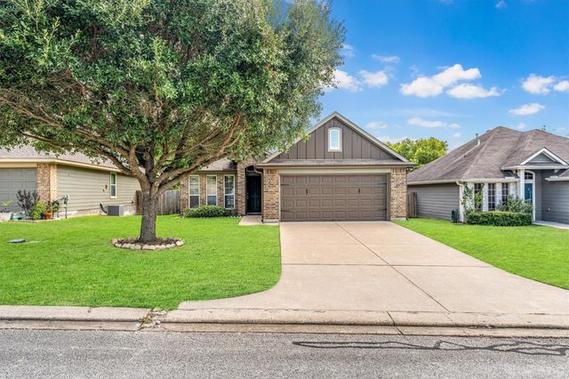135 Brookside Drive, Huntsville, TX 77320