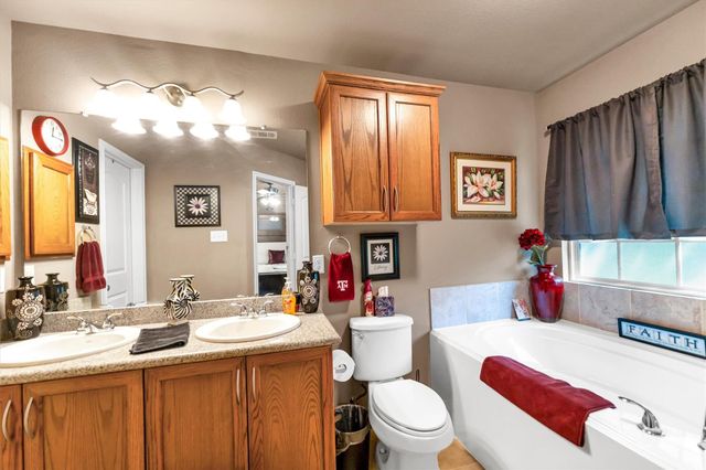 135 Brookside Drive, Huntsville, TX 77320