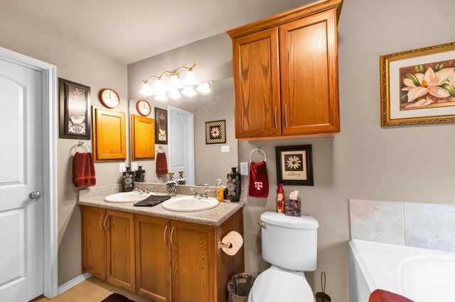 135 Brookside Drive, Huntsville, TX 77320