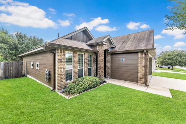 135 Brookside Drive, Huntsville, TX 77320