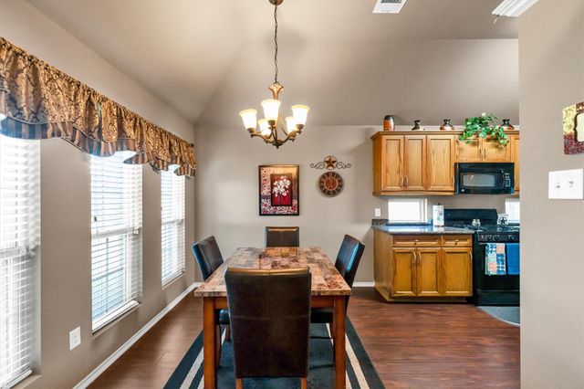 135 Brookside Drive, Huntsville, TX 77320