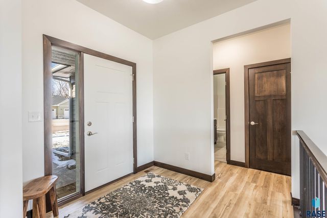 2208 S Saddle Ridge Dr Drive, Sioux Falls, SD 57110