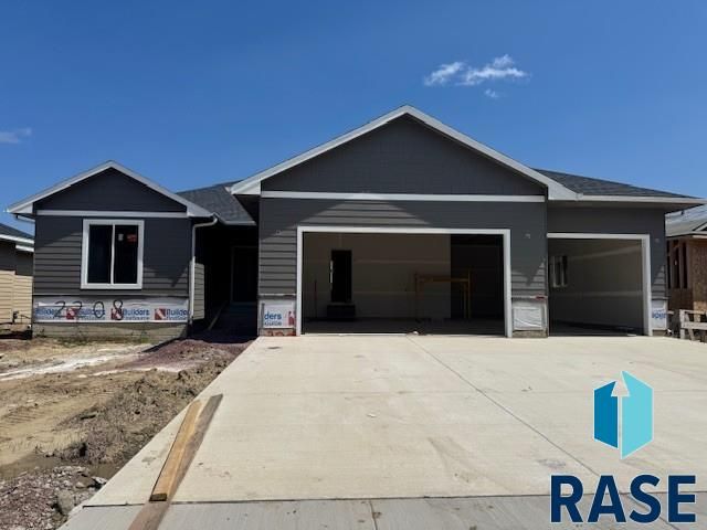 2208 S Saddle Ridge Dr Drive, Sioux Falls, SD 57110