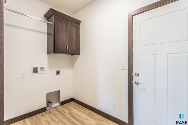 2208 S Saddle Ridge Dr Drive, Sioux Falls, SD 57110