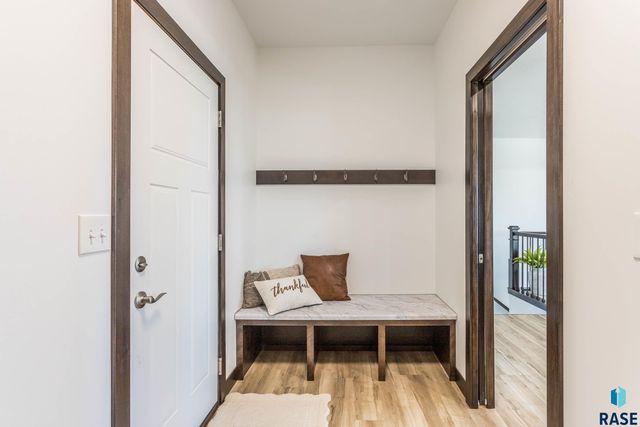 2208 S Saddle Ridge Dr Drive, Sioux Falls, SD 57110