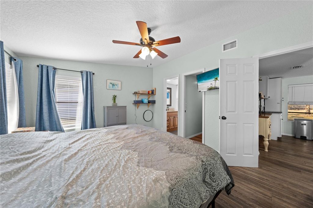 Image 16 of property listing at 200 RAINTREE COURT, St Cloud, FL 34771