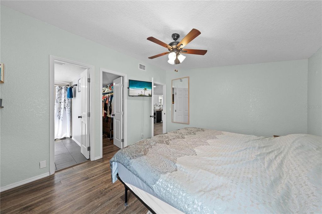 Image 17 of property listing at 200 RAINTREE COURT, St Cloud, FL 34771