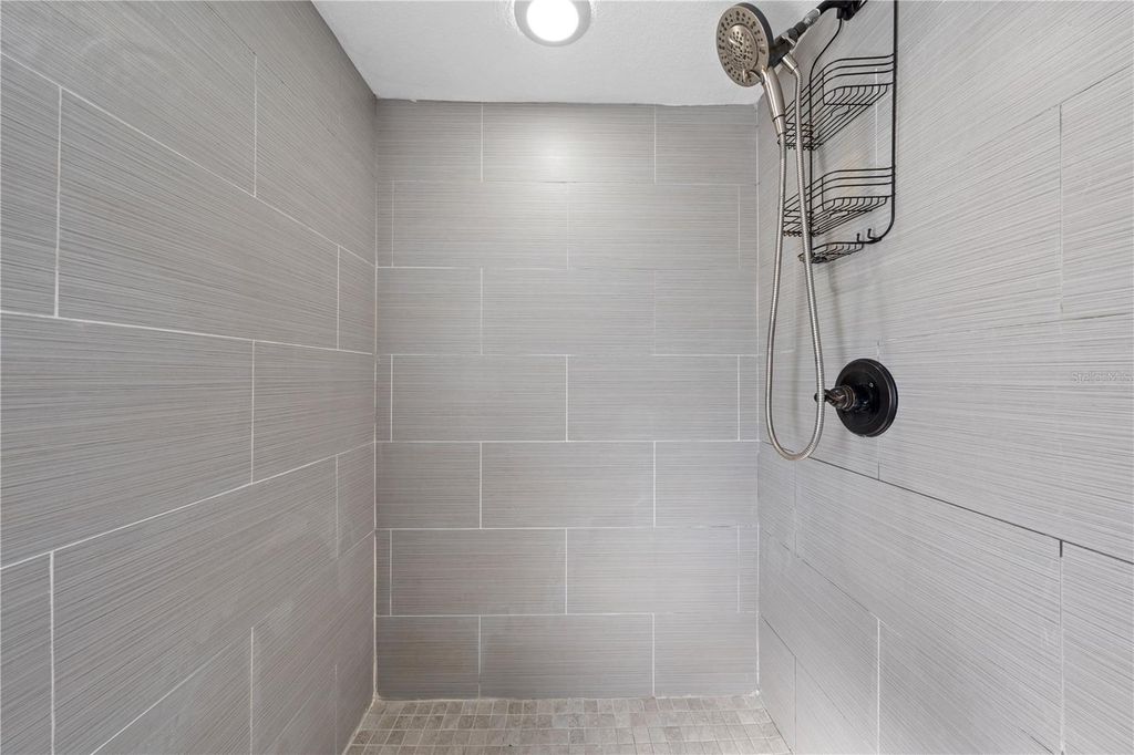 Image 19 of property listing at 200 RAINTREE COURT, St Cloud, FL 34771