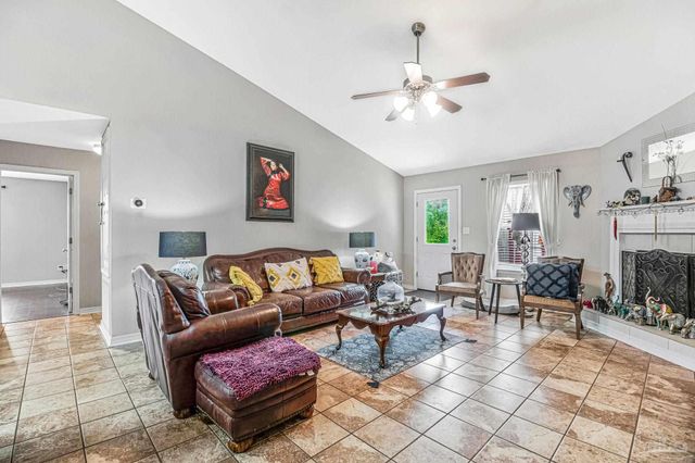 8786 Prowler Ct, Pensacola, FL 32506