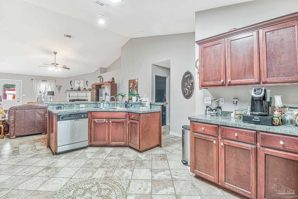 8786 Prowler Ct, Pensacola, FL 32506