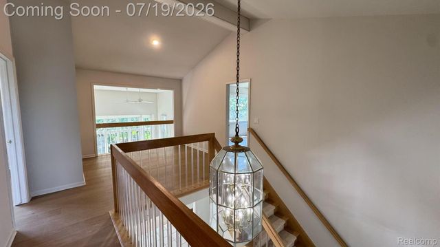 1919 Rolling Woods Drive, Troy, MI 48098