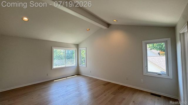 1919 Rolling Woods Drive, Troy, MI 48098