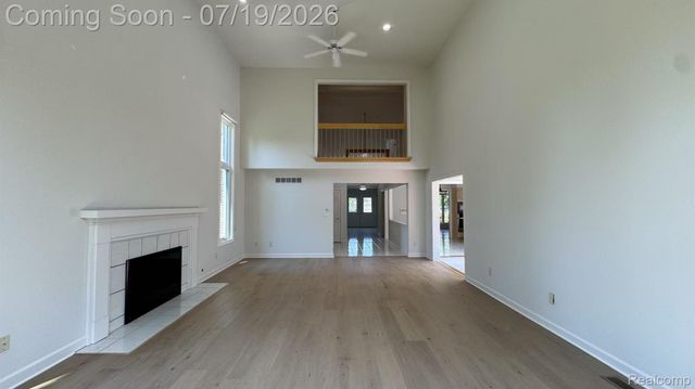 1919 Rolling Woods Drive, Troy, MI 48098
