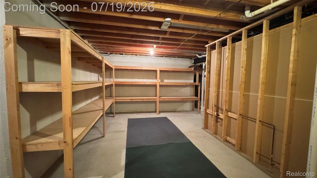 1919 Rolling Woods Drive, Troy, MI 48098