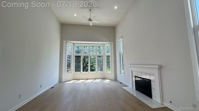 1919 Rolling Woods Drive, Troy, MI 48098