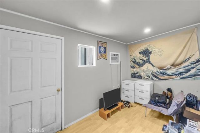 210 Dresden Ave North, Santa Ana, CA 92703