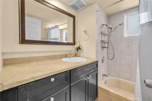 210 Dresden Ave North, Santa Ana, CA 92703