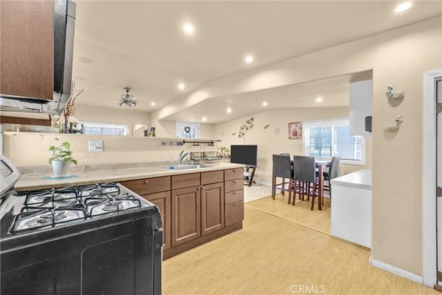 210 Dresden Ave North, Santa Ana, CA 92703