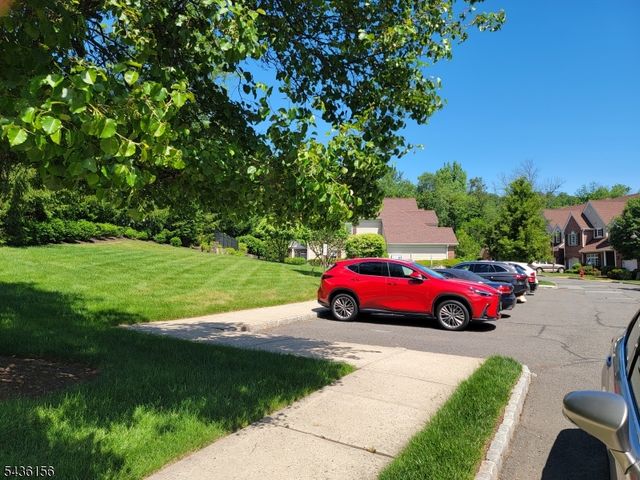 40 Schmidt Cir, Watchung Boro, NJ 07069