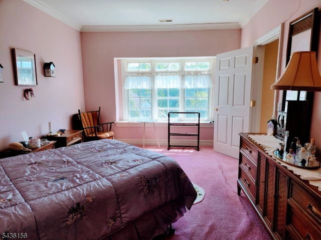 40 Schmidt Cir, Watchung Boro, NJ 07069