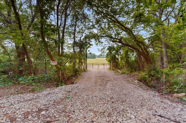 2600 W Main Street, Lancaster, TX 75146