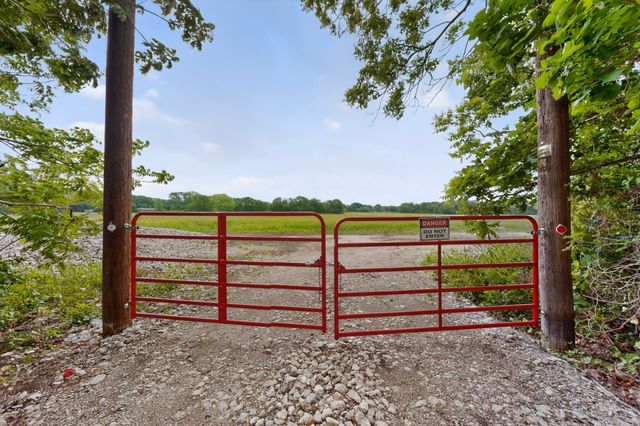 2600 W Main Street, Lancaster, TX 75146