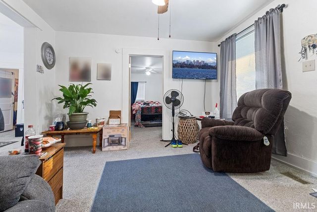 301 S Washington Street, Pierceton, IN 46582