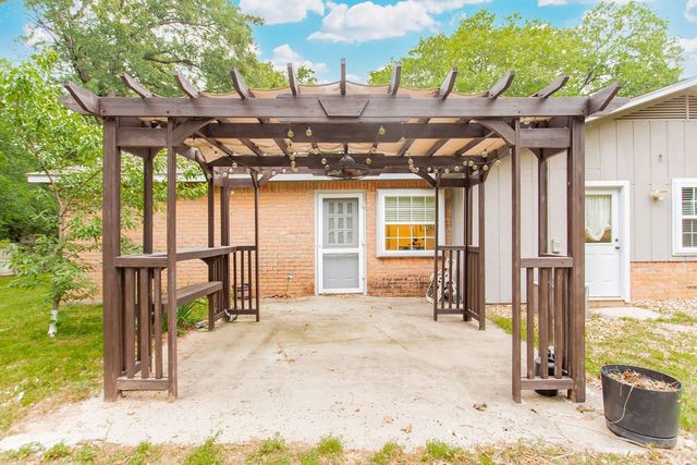 105 Grass Knoll Drive, Hideaway, TX 75771