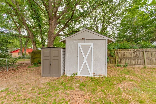 105 Grass Knoll Drive, Hideaway, TX 75771